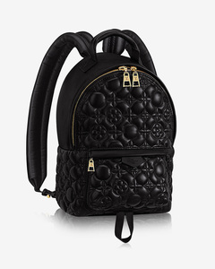Women Bag Packer